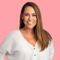 is the Senior Manager for Content Marketing at Dialpad, an AI-incorporated cloud-hosted unified communications system that provides valuable call details for business owners and sales representatives. Jenna Bunnell